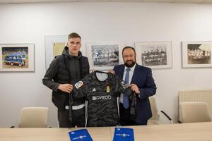 Лунин (слева) перешел в "Овьедо" 15 января