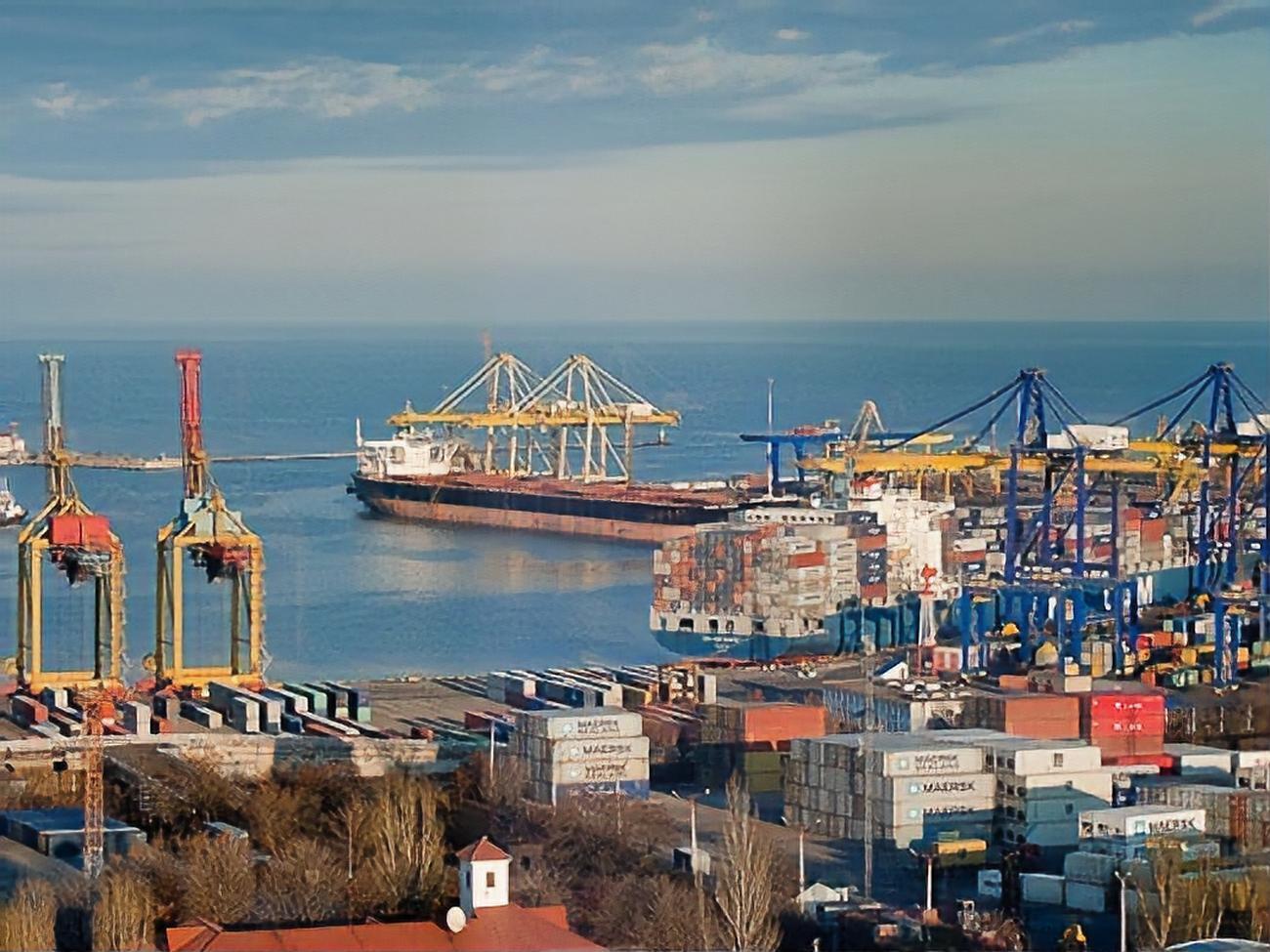 Автор материала считает, что&nbsp;морские линии "Портинвеста" существуют только на бумаге