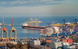 Автор материала считает, что морские линии "Портинвеста" существуют только на бумаге