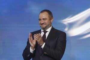 Журналисты программы "Схемы" в октябре 2018 года заявляли, что Павелко связан с офшорной компанией S.D.T FZE