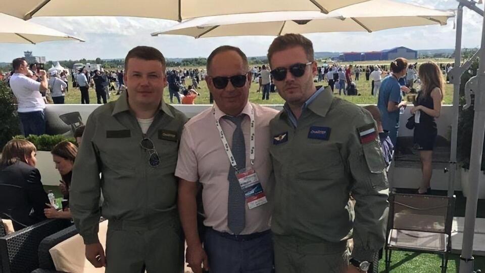Попова (справа) уволили с должности через шесть дней после назначения