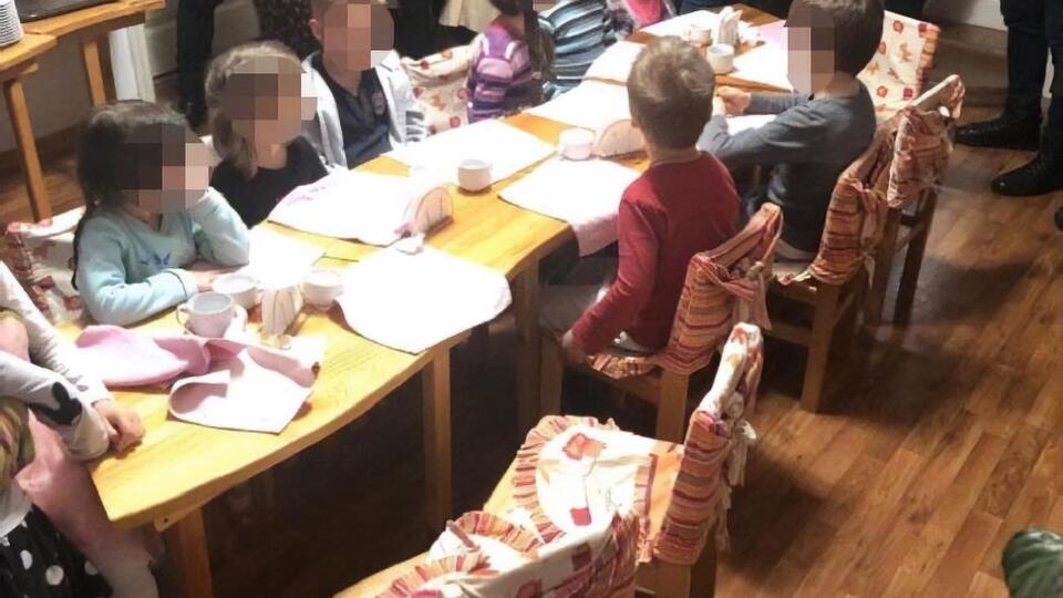 Поліцейські встановили, що перебування дітей у незаконному дитячому садку становить для них небезпеку