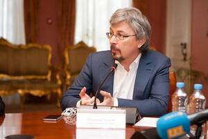 Ткаченко заявил, что в последние годы у него с Коломойским уважительные отношения