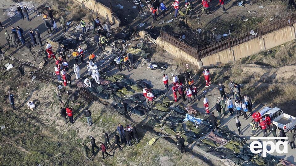 Во время катастрофы на борту украинского самолета находилось 167 пассажиров и девять членов экипажа, никто не выжил