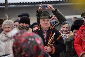 Москаль (у центрі): Я, можливо, навіть більше не любив наш уряд, ніж Віктор Орбан