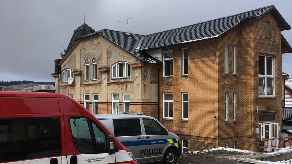 Унаслідок пожежі травмовано щонайменше чотирьох осіб, двоє з яких перебувають у важкому стані