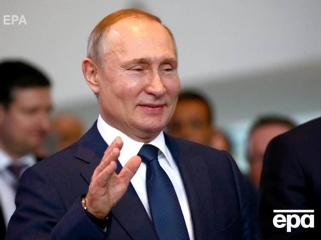 Путин заявлял, что изменения в конституции РФ позволят гарантировать "безусловный суверенитет" российского народа