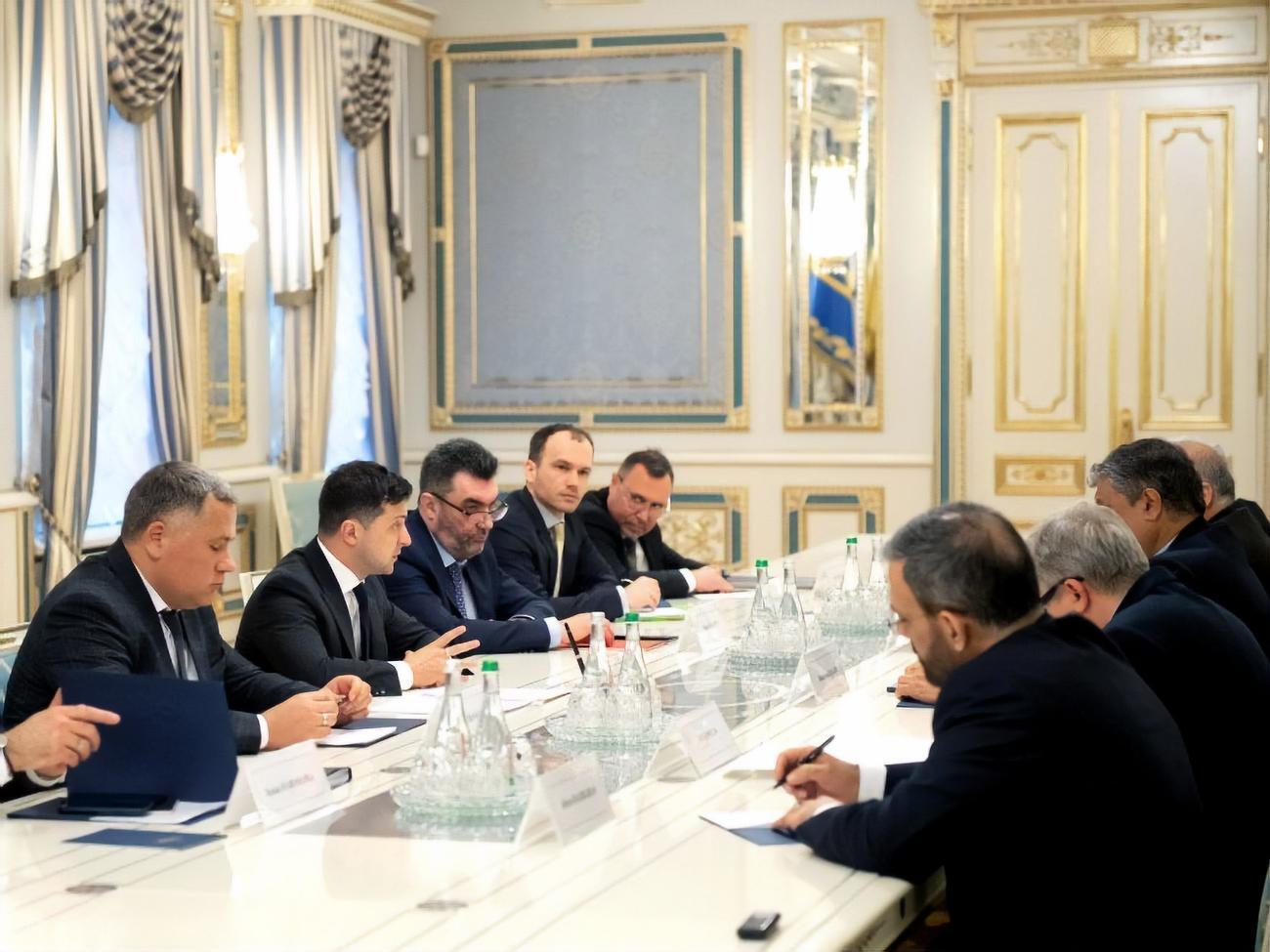 Зеленский встретился с представителем президента Ирана