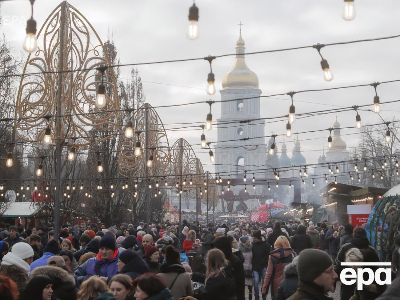 По сведениям Госстата, в Украине проживает 41 млн 922,7 тыс. человек