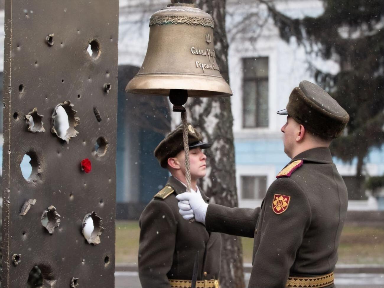 В Киеве почтили память защитников донецкого аэропорта. Фоторепортаж