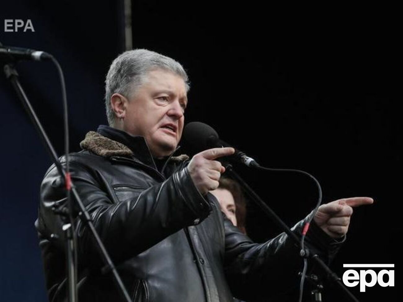 Порошенко має намір відвідати ДБР 24 січня і дати свідчення у кількох кримінальних провадженнях, повідомив адвокат
