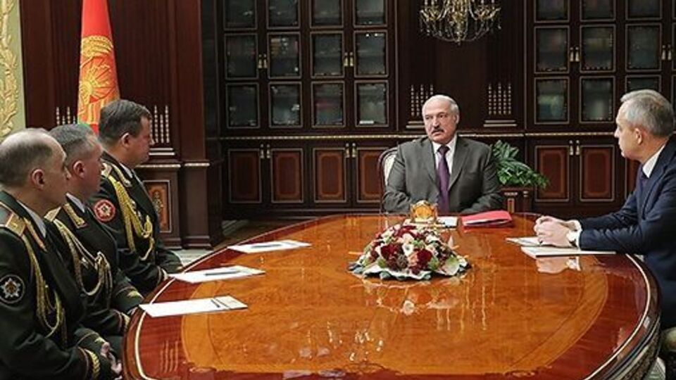 Лукашенко: Военная организация не терпит неопределенности