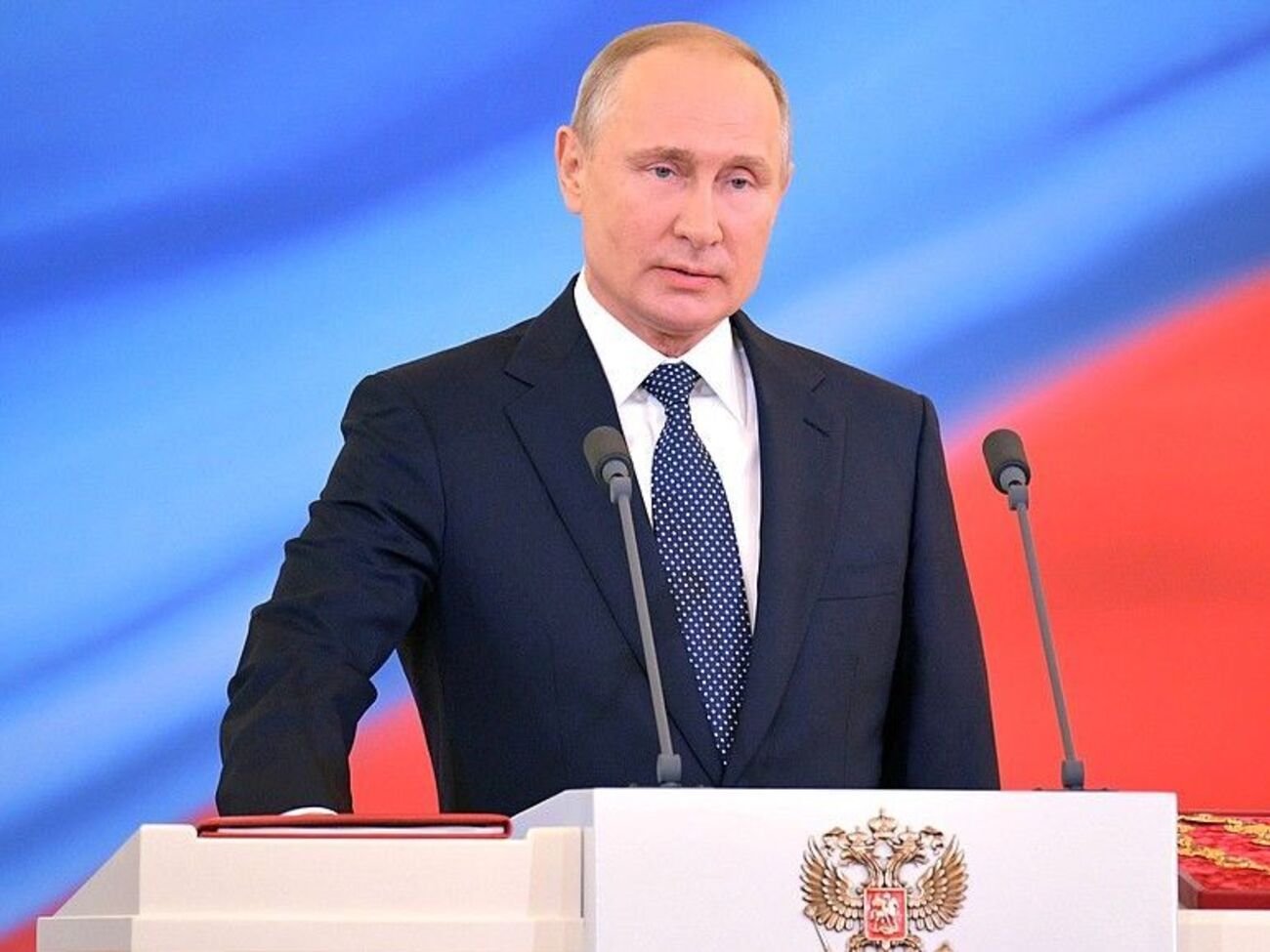 В одному з аеропортів Санкт-Петербурга продають ікони із зображенням Володимира Путіна