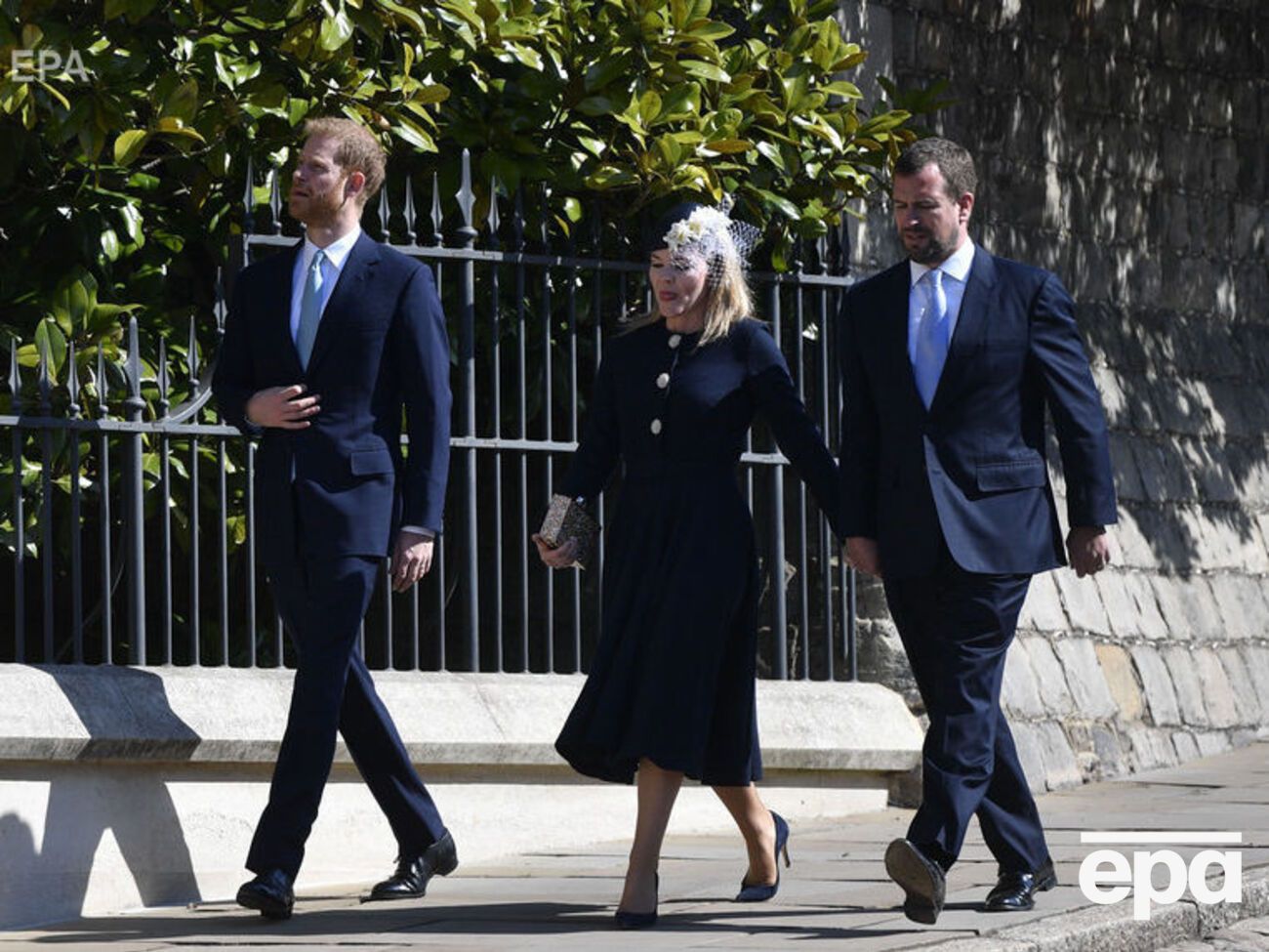 Філліпс (праворуч) відмовився коментувати участь у рекламі молока