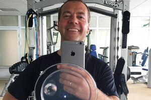 Медведєв в Instagram із травня 2012 року