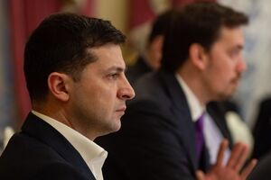 Зеленський повернув у парламент підписаний закон