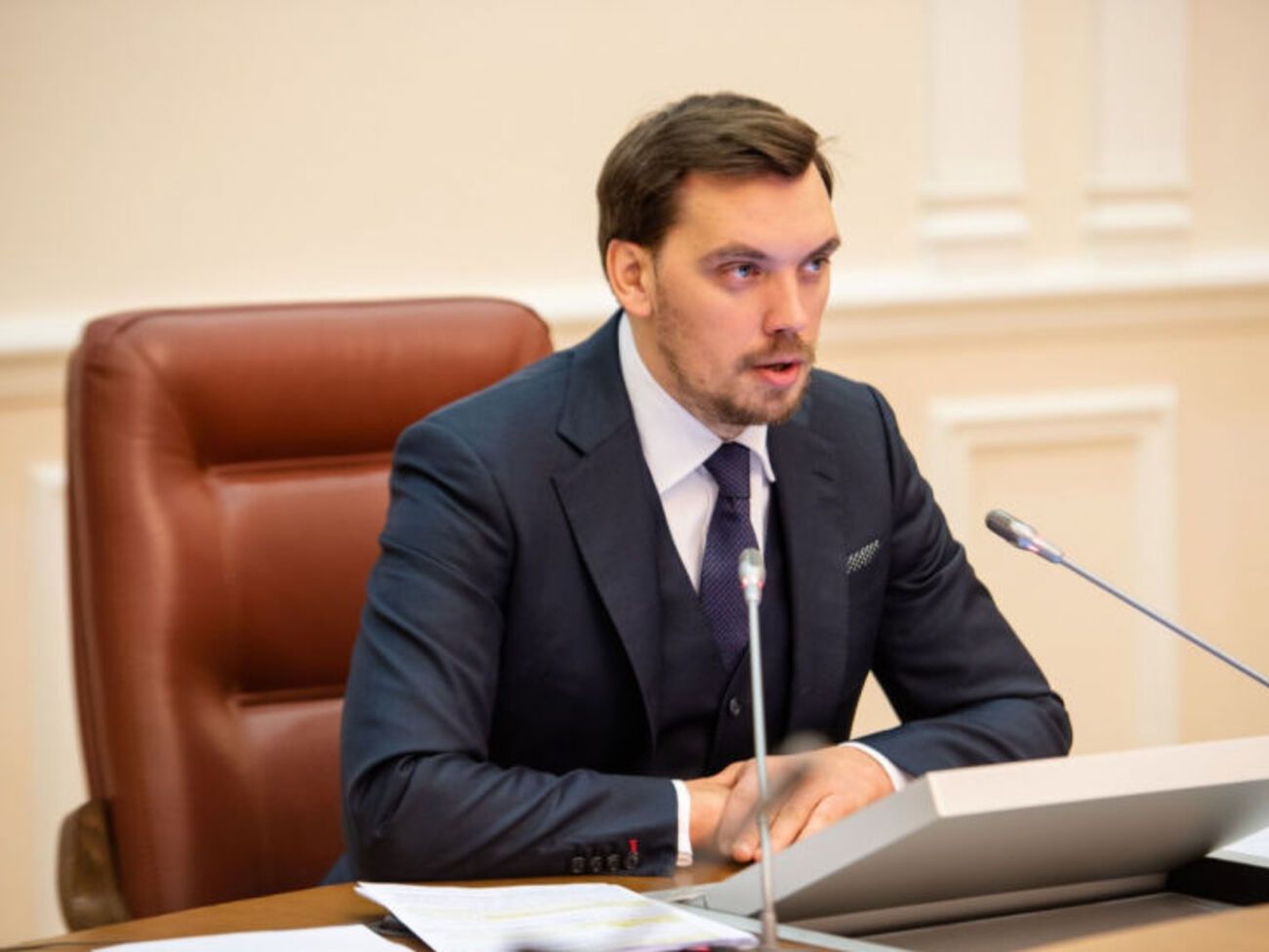 Зеленский поручил Гончаруку (на фото) разработать концепцию оплаты труда топ-чиновников 17 января