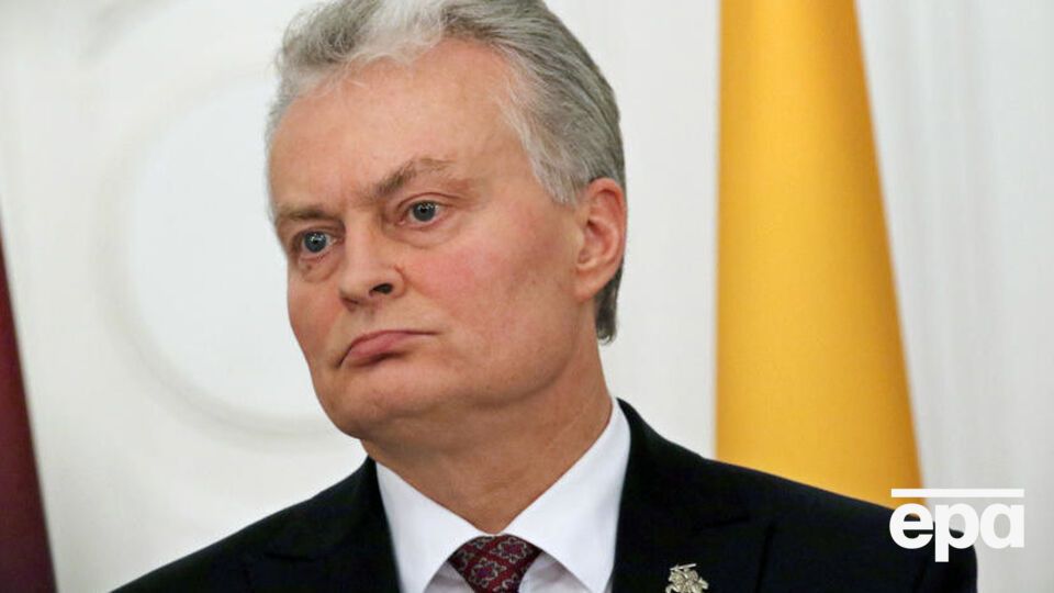 Науседа вважає за краще залишитися в Давосі