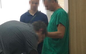 В октябре хирурга задержали на рабочем месте