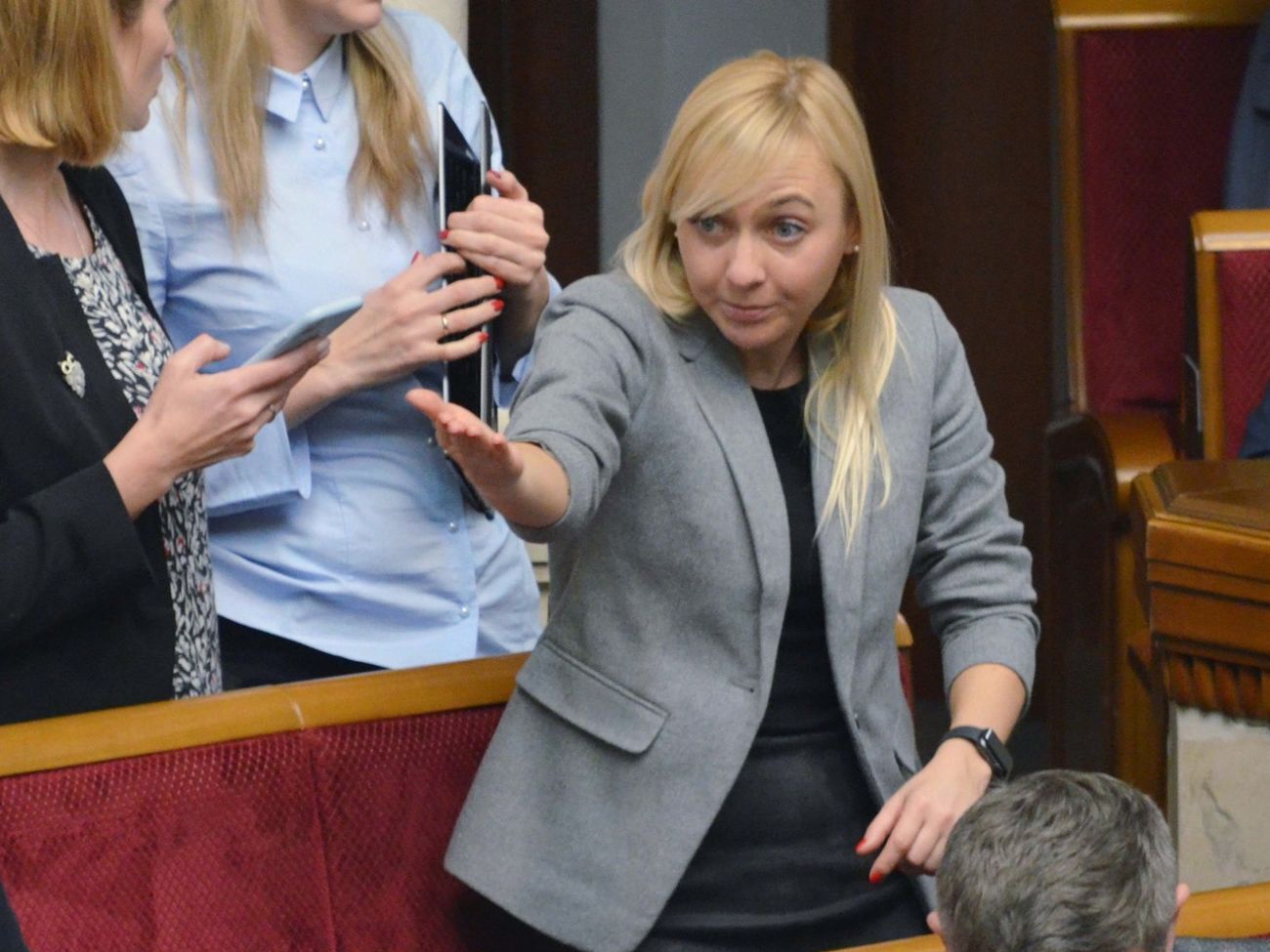 Устінова: І нехай після цього нам знову розказують, що конкурс за три дні на новорічні свята був проведений не під адвоката Януковича