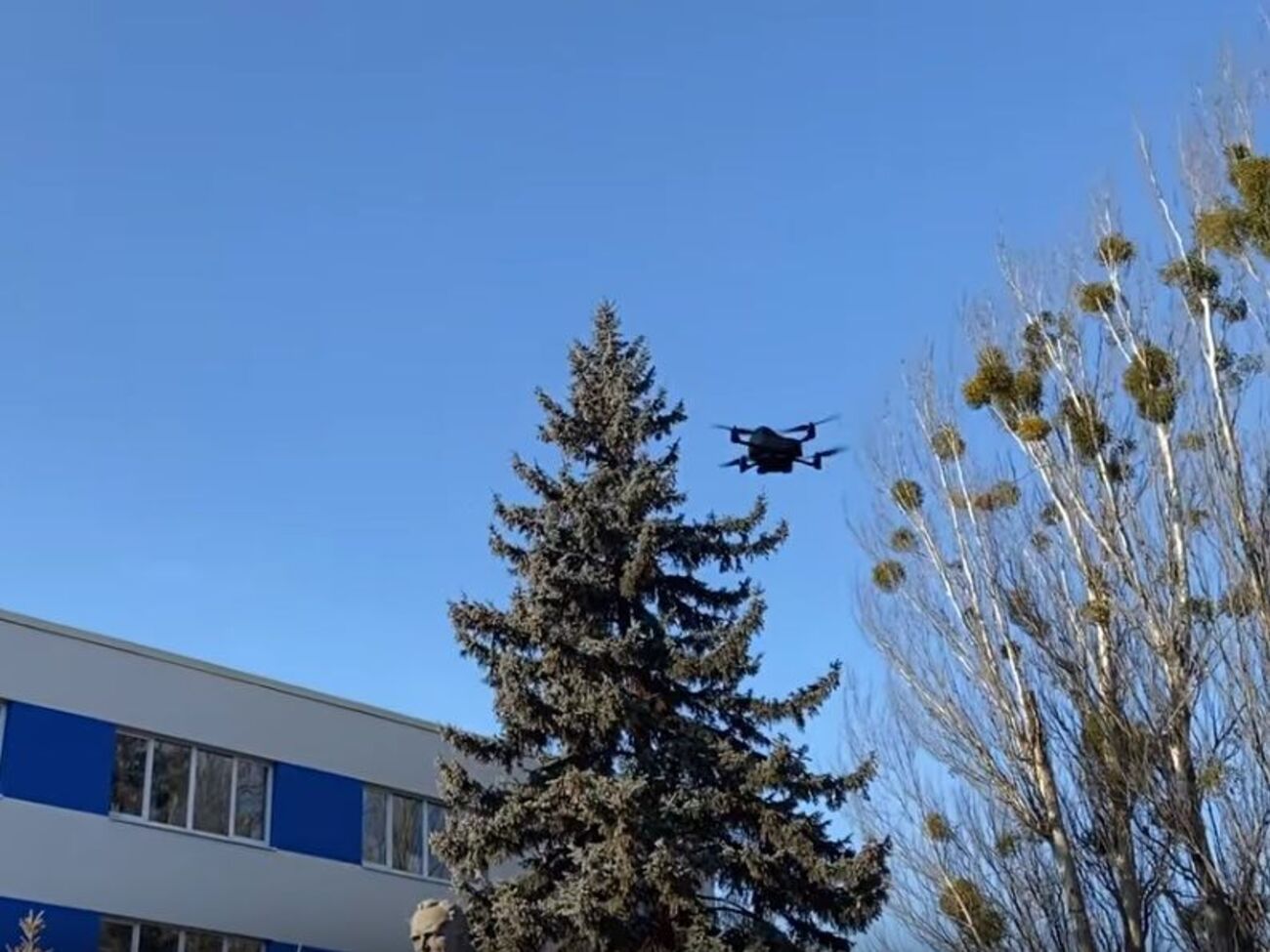 Вес квадрокоптера &ndash; до 2 кг