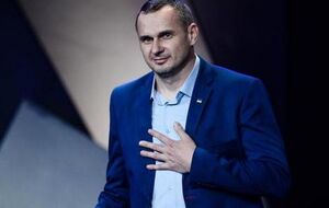 Мы делали революцию и воевали с врагом ради свободы. А сейчас власть поздравляет главного противника Украины с праздниками