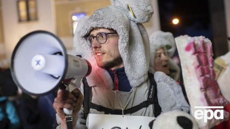 Екоактивісти в Давосі проводять акції на захист клімату. Фоторепортаж