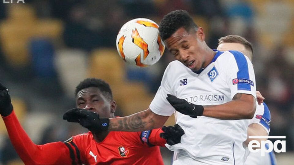 Че Че (справа) сыграл за "Динамо" 16 игр