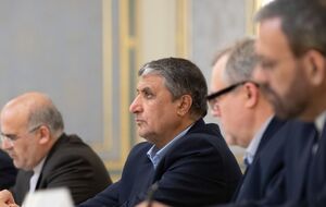 Есламі (у центрі) розповів про переговори з українською владою