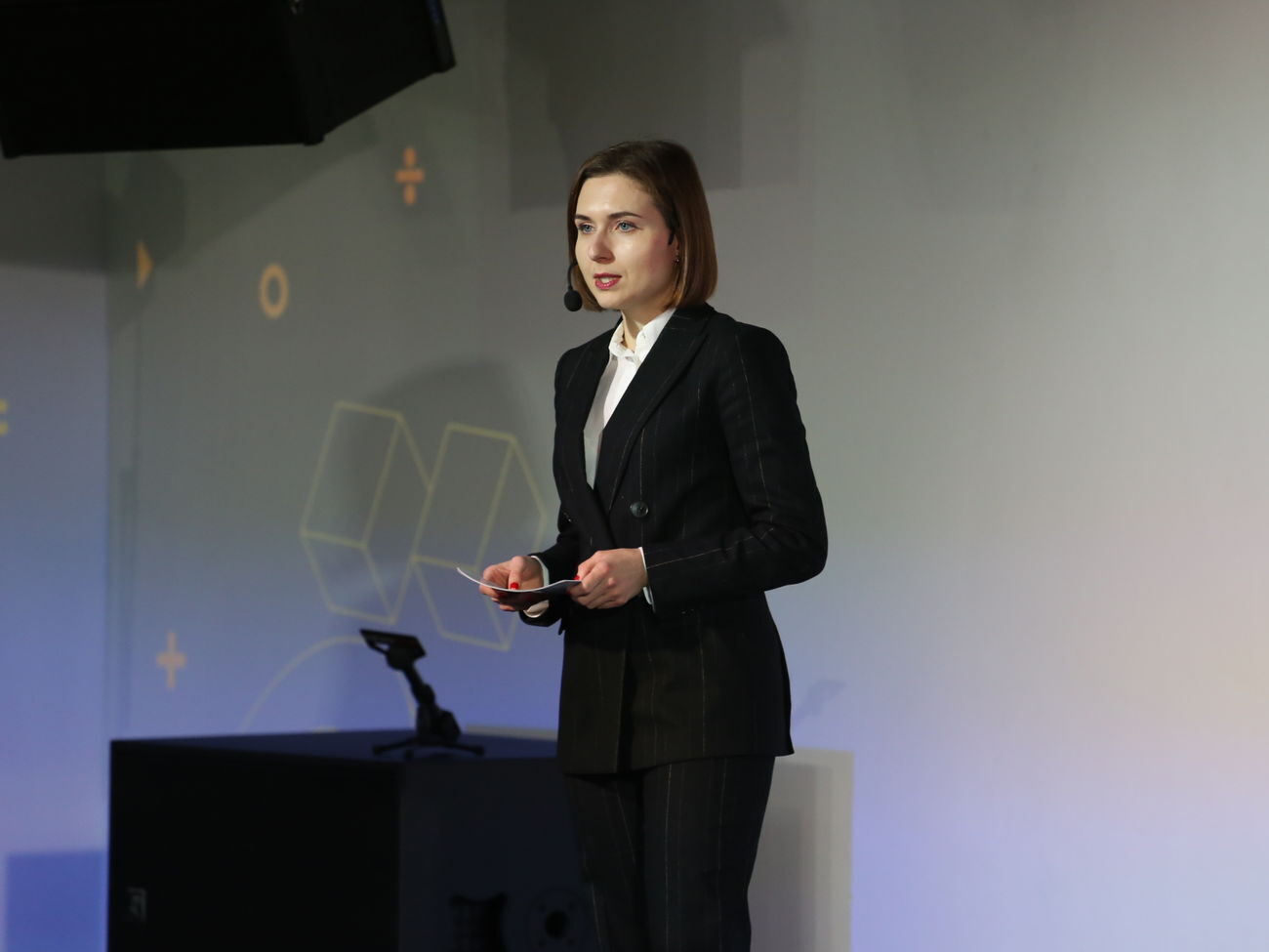 Новосад:&nbsp;Меня не устраивает зарплата воспитателя в 4 тыс. грн, учителя с 30-летним стажем в 8 тыс. грн, или работа ученых на 0,75% ставки