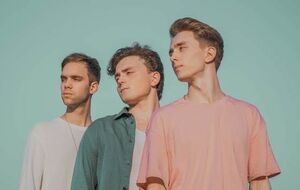 Песня Why Don't We приснилась фронтмену группы Mountain Breeze