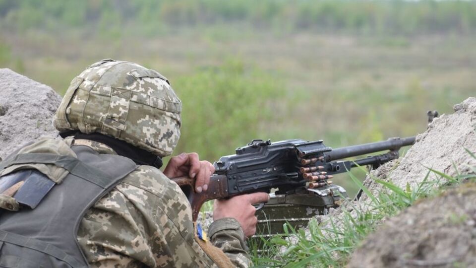 Від початку війни на сході України загинуло щонайменше 13 тис. людей
