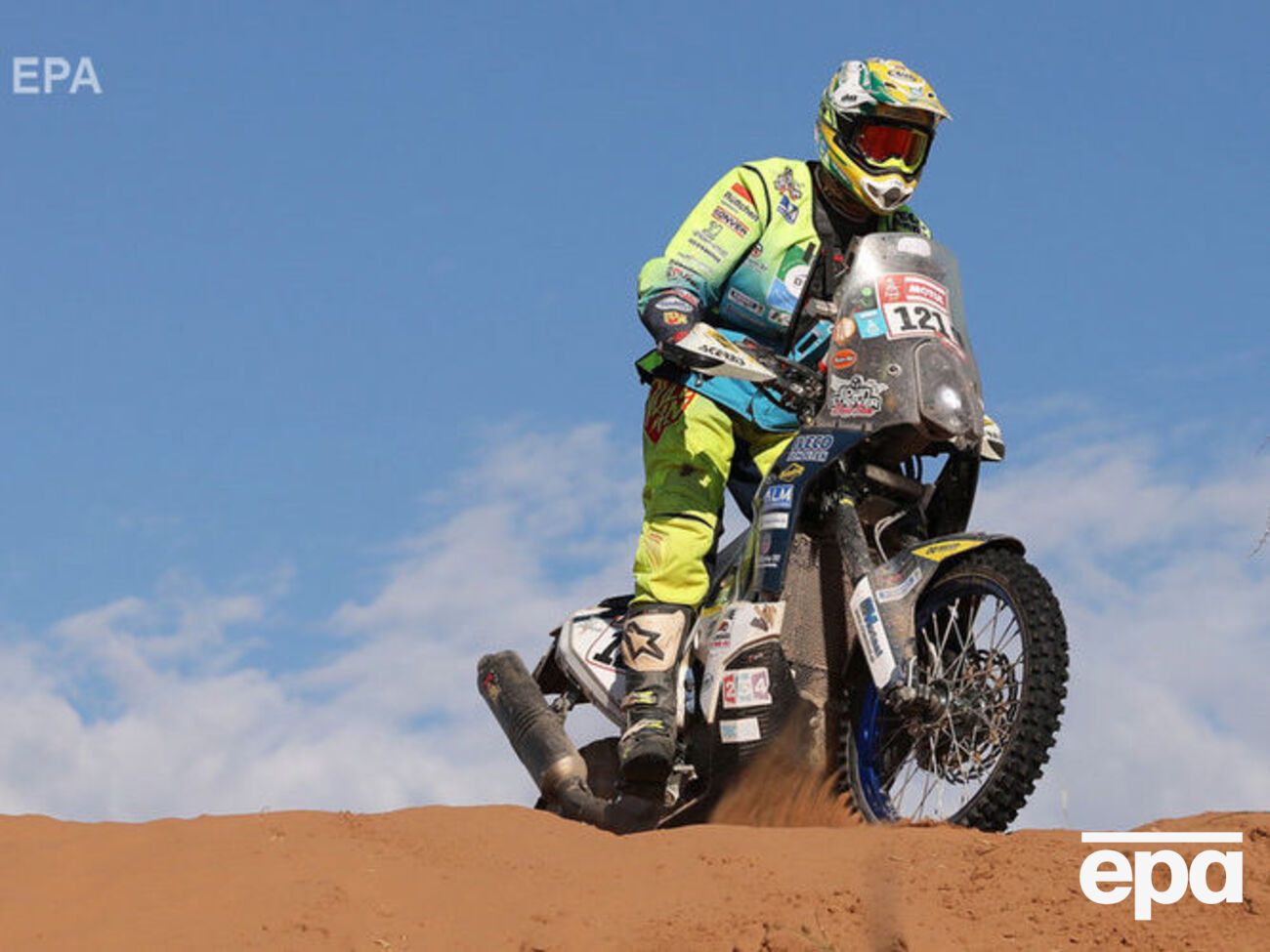 Стравер упал с дюны на скорости 50 км/час