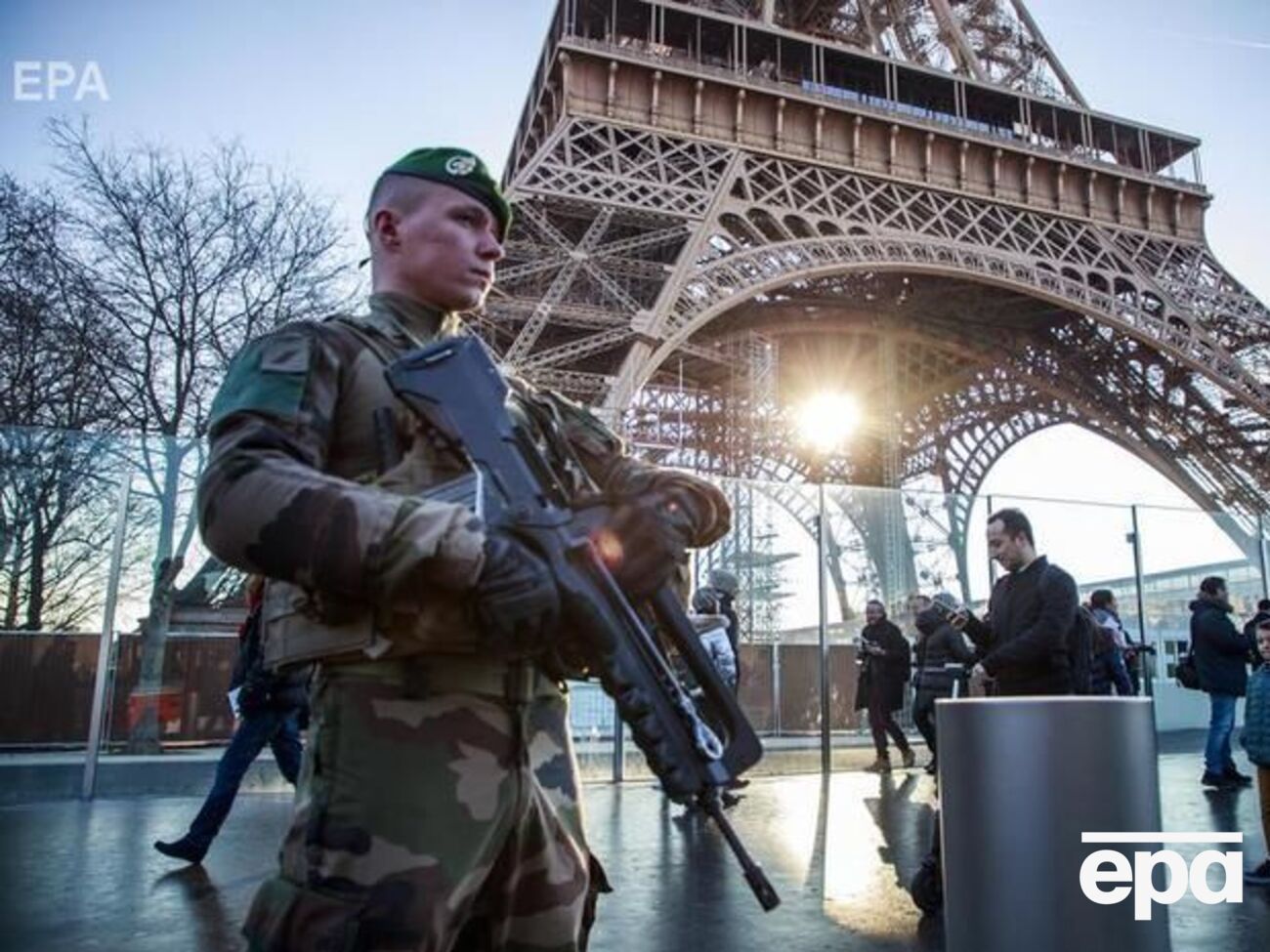 У Парижі втретє за два місяці закрили Ейфелеву вежу через страйк проти пенсійної реформи
