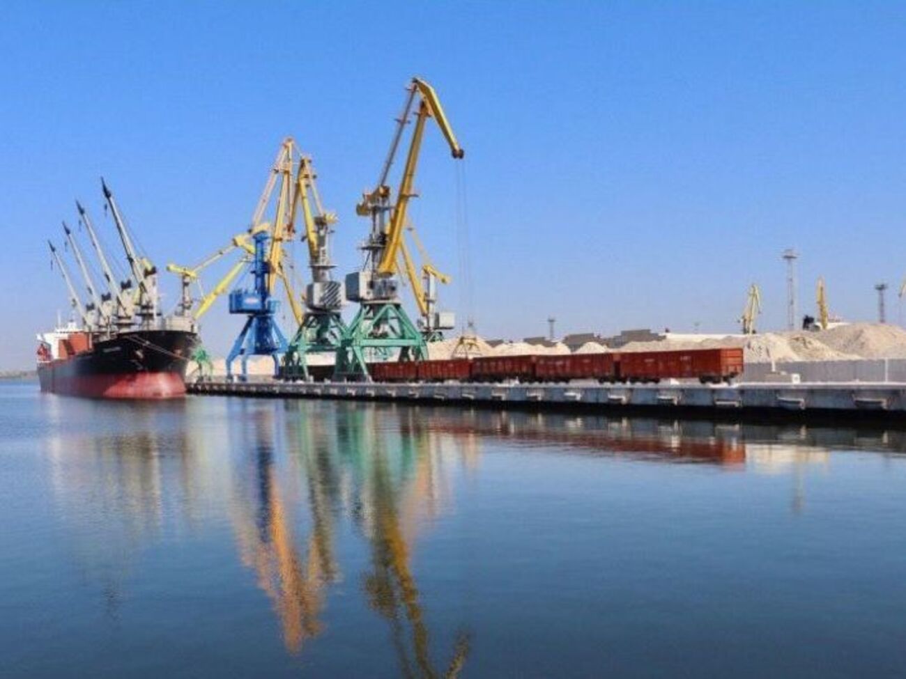 Катарская компания должна инвестировать в развитие порта 3,4 млрд грн в течении пяти лет