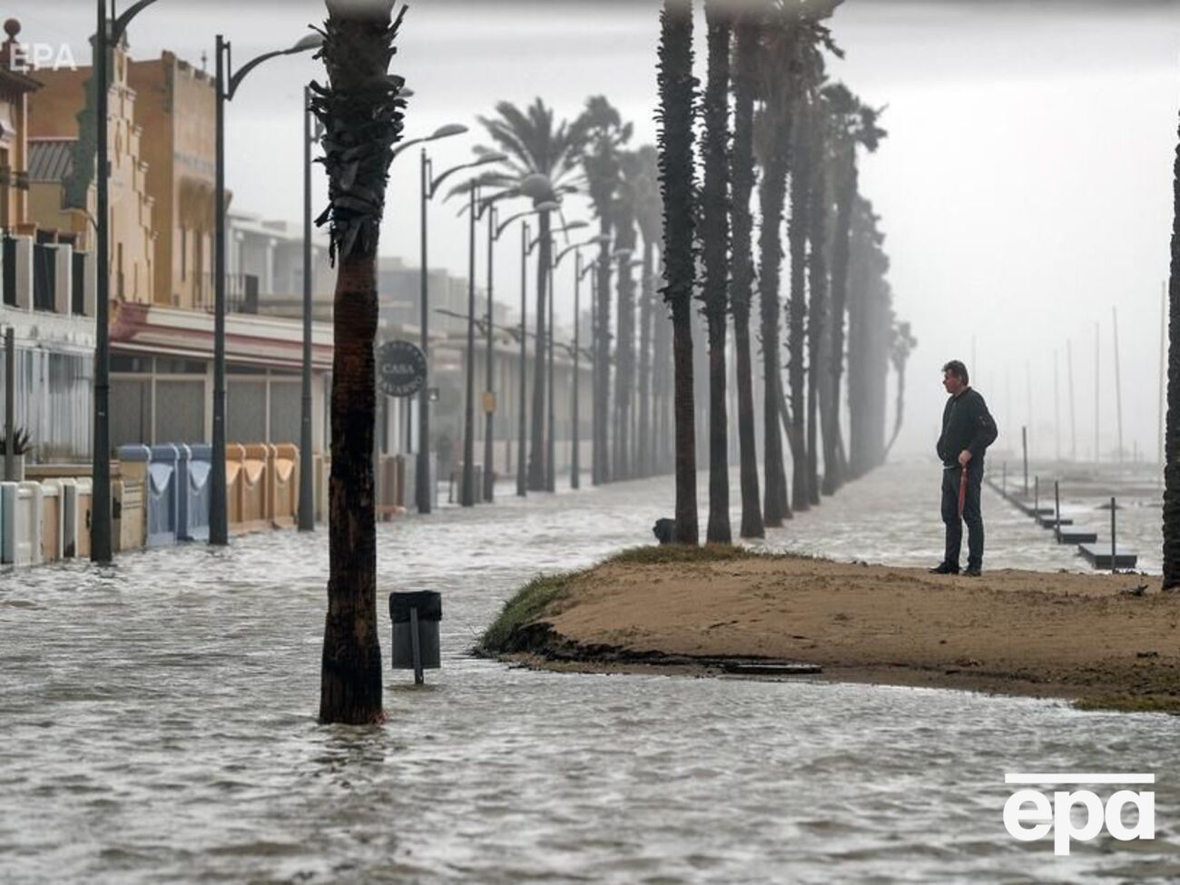 В Испании ураган "Глория" унес жизни 13 человек. Фоторепортаж