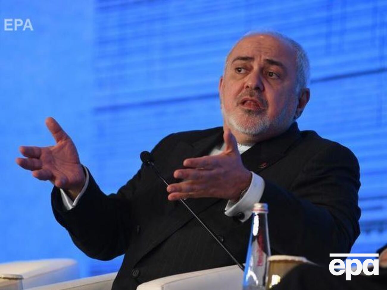 Зариф сказал, что сбивание украинского самолета в Иране было "сложной ситуацией в сложное время"