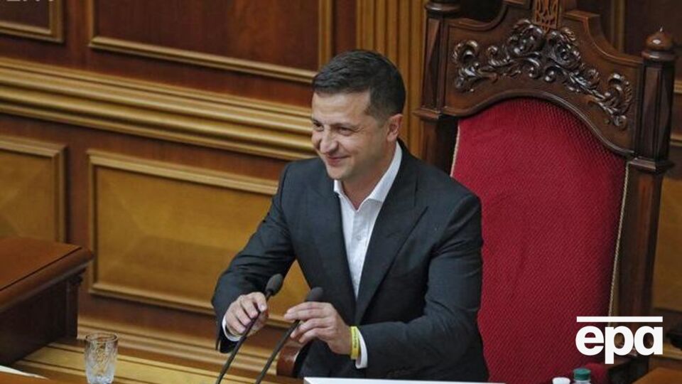 Зеленский вступил в должность президента 20 мая