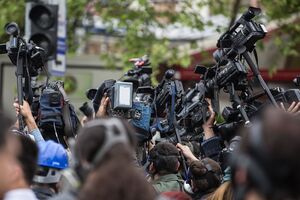 Томиленко сообщил, что большинство нападений на журналистов остаются нераскрытыми