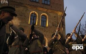 В ходе реконструкции боя использовались холостые патроны