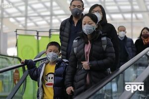 Начальные симптомы заболевания – повышенная температура и кашель