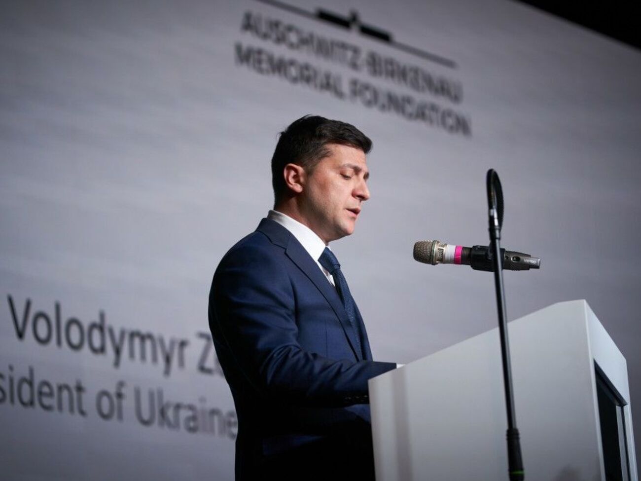 Зеленський виступив перед колишніми полоненими табору та членами їхніх сімей