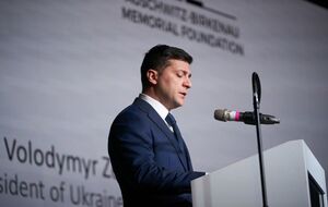 Зеленський виступив перед колишніми полоненими табору та членами їхніх сімей
