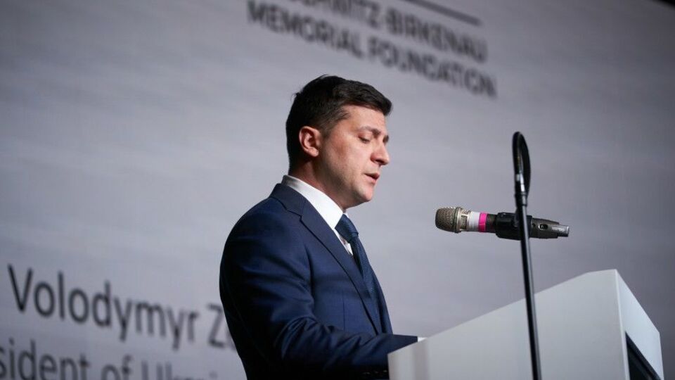 Зеленский выступил перед бывшими пленниками лагеря и членами их семей
