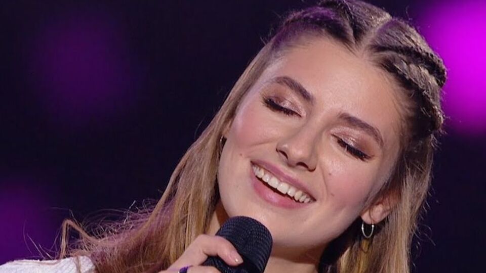 Петрожицкая исполнила песню "Голубка" из репертуара украинской группы Vivienne Mort