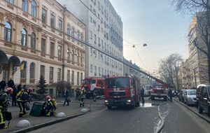 К тушению привлекли 30 человек личного состава и 10 единиц техники