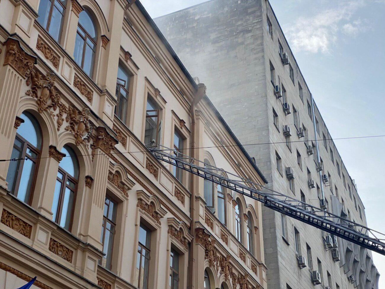 Причиной пожара в здании Минкульта стала неисправная проводка