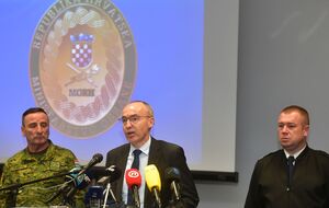 Руководители минобороны и ВВС Хорватии рассказали о крушении вертолета