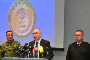 Руководители минобороны и ВВС Хорватии рассказали о крушении вертолета