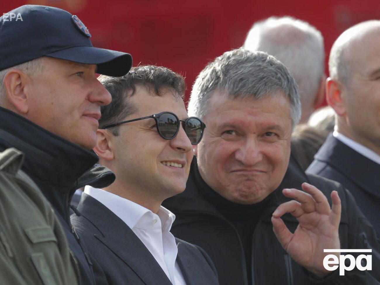 Про випробувальний термін для Авакова (праворуч) казав Зеленський (у центрі)